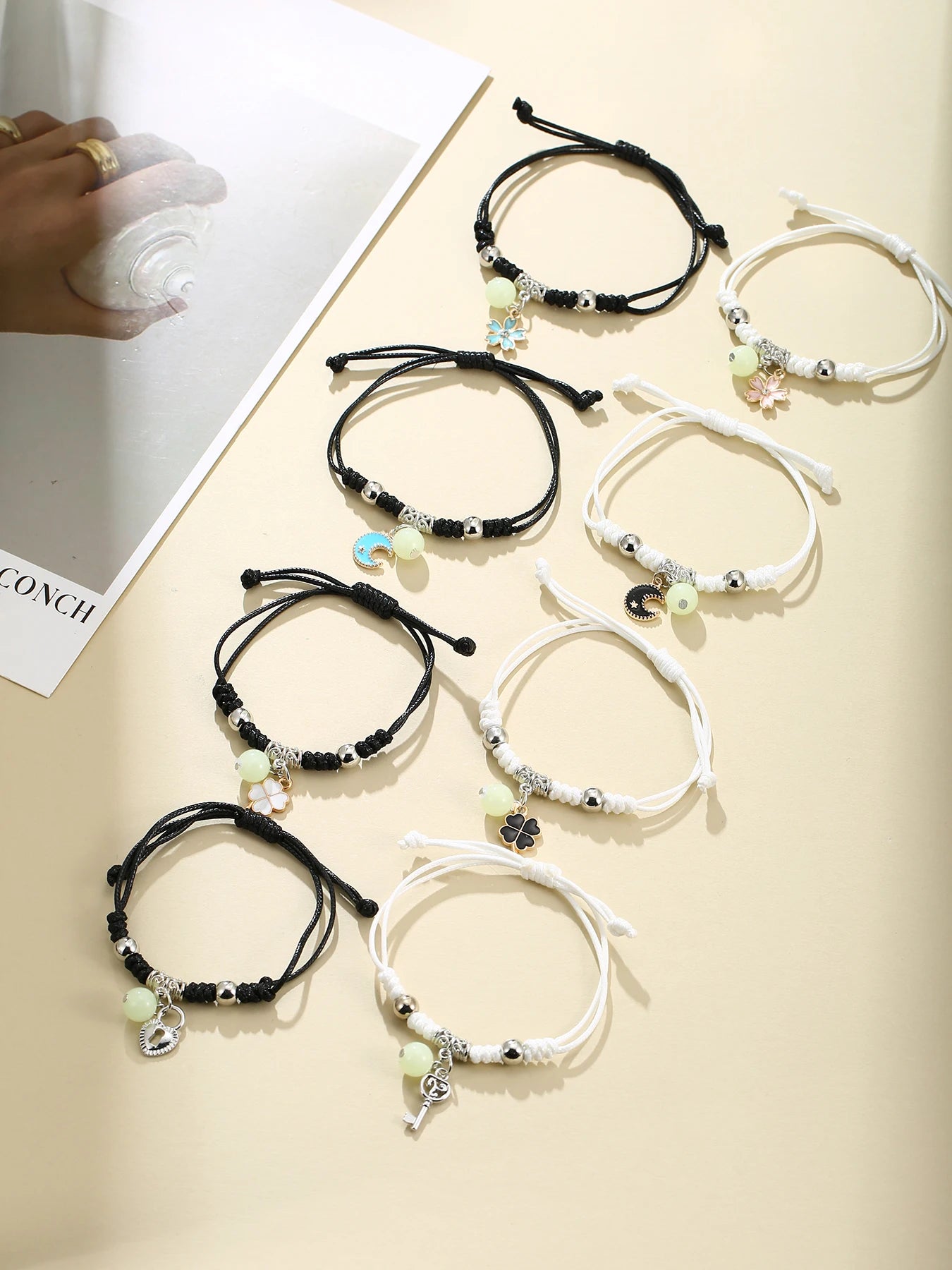 2 Pcs of Cute Cartoon Pattern Luminous Bracelets for Lovers