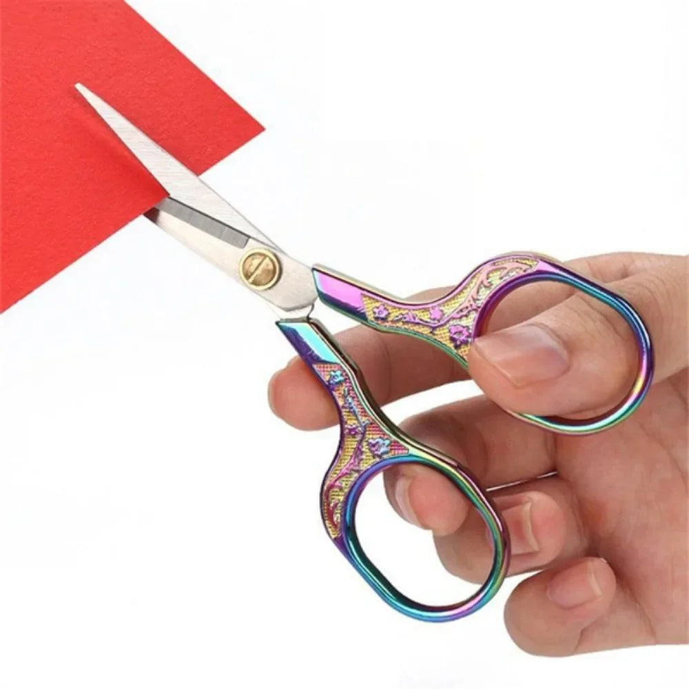 Retro style sharp embroidery scissors Pointed